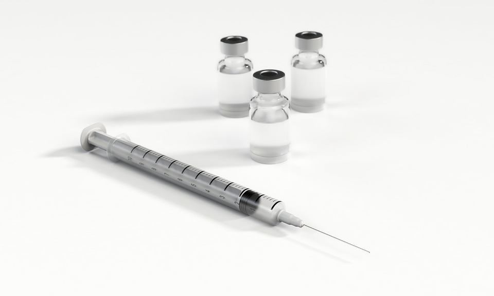 ¿Necesitarás una tercera dosis de vacuna contra COVID? Esto es lo que debes saber