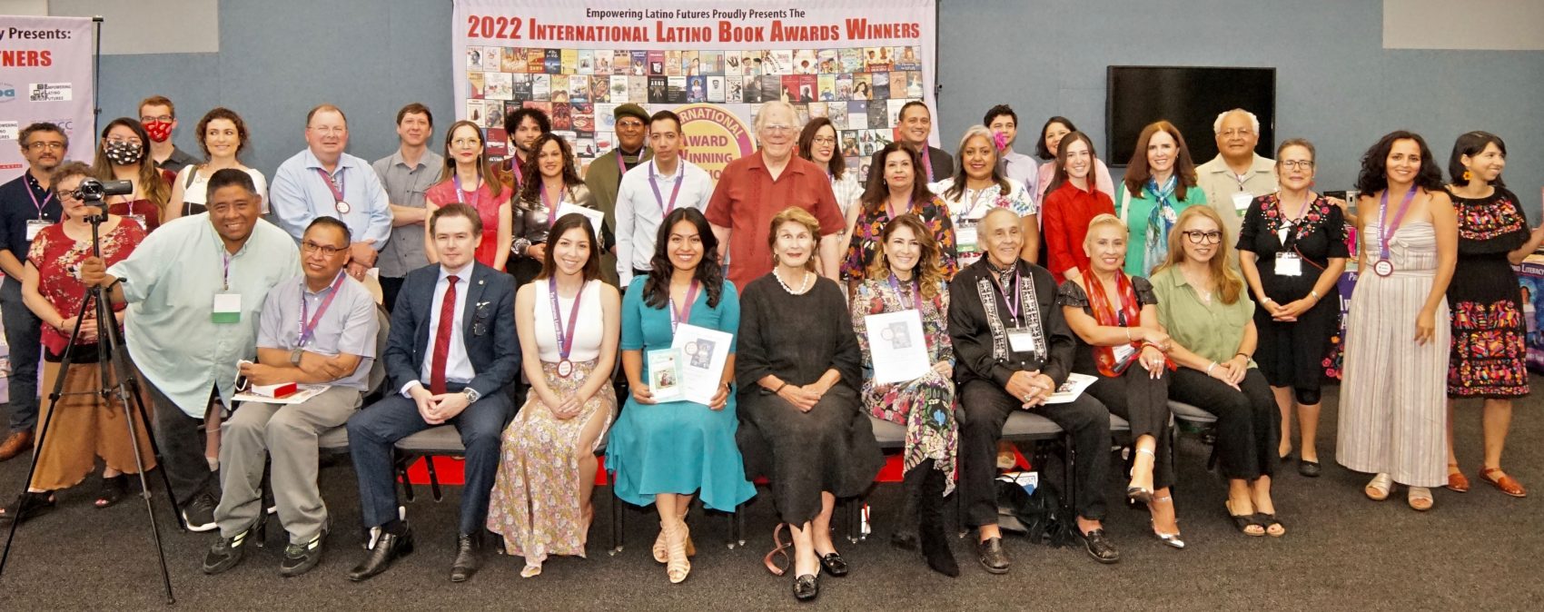 Ceremonia de reconocimientos del Libro Latino celebra 25 años