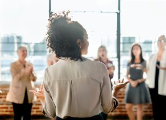 Retos 2023 para el liderazgo femenino en América Latina